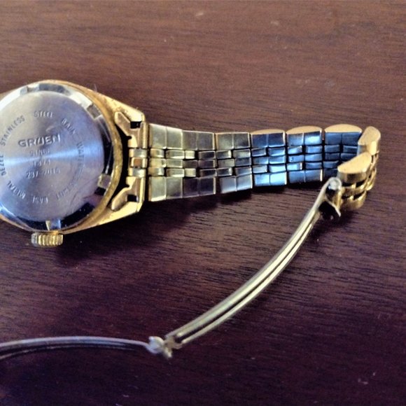 GRUEN VTG Women's Quartz Watch: Crystal Bezel~Date~Water Resistant~New Battery - Picture 11 of 13